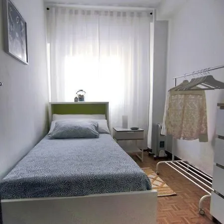 Piso Tranquilo Y Acogedor A 3 Min A Pie Del Centro Apartamento *